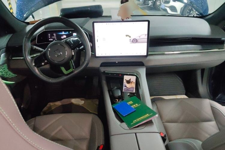 Used Zeekr 001 2023 ME Edition 100 kWh Center Console