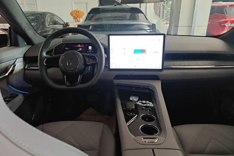 Used Zeekr 001 2023 WE Edition 100 kWh Center Console