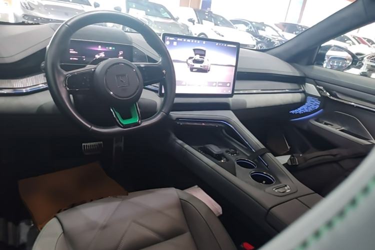 Used Zeekr 001 2023 WE Edition 86 kWh Center Console