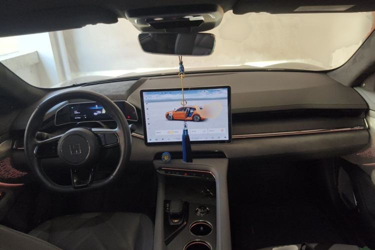 Used Zeekr 001 2023 WE Edition 86 kWh Center Console