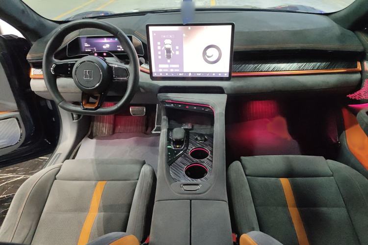 Used Zeekr 001 2023 YOU Edition 100 kWh Center Console