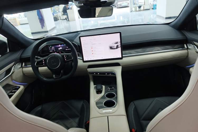 Used Zeekr 001 2023 WE Edition 86 kWh Center Console