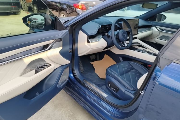 Used Zeekr 001 2023 WE Edition 86 kWh Driver Seat