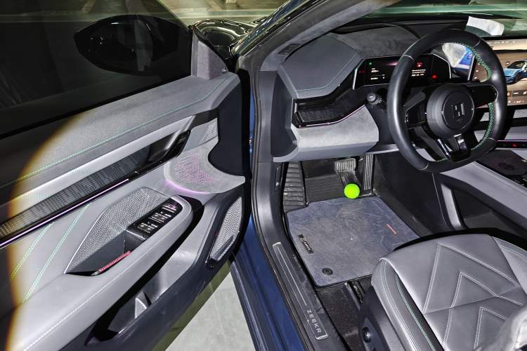 Used Zeekr 001 2023 ME Edition 100 kWh Driver Seat