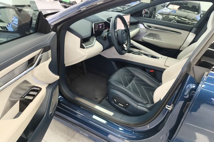 Used Zeekr 001 2023 WE Edition 86 kWh Driver Seat