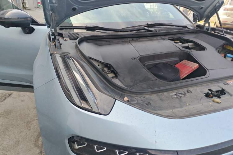 Used Zeekr 001 2023 WE Edition 86 kWh Engine Bay Right