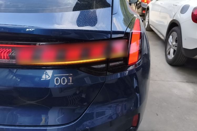 Used Zeekr 001 2023 WE Edition 86 kWh Exterior 3