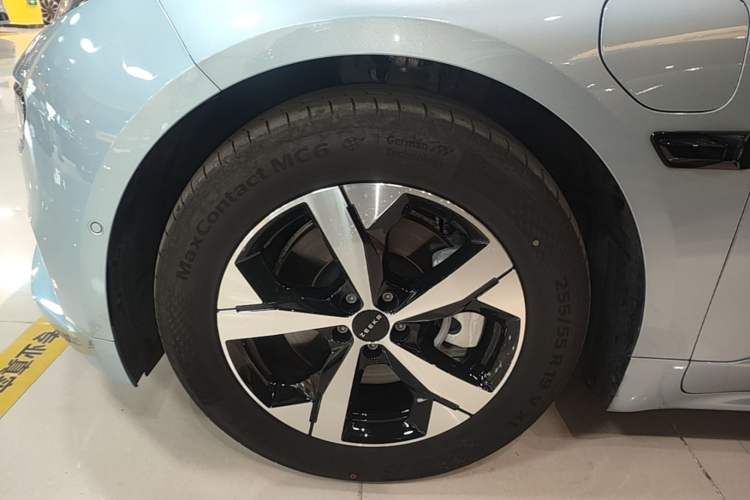 Used Zeekr 001 2023 WE Edition 86 kWh Exterior 4
