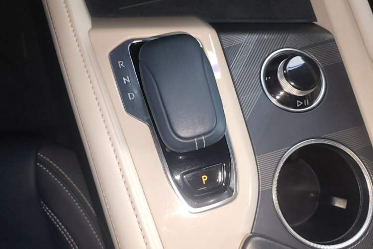 Used Zeekr 001 2023 WE Edition 86 kWh Gear Lever