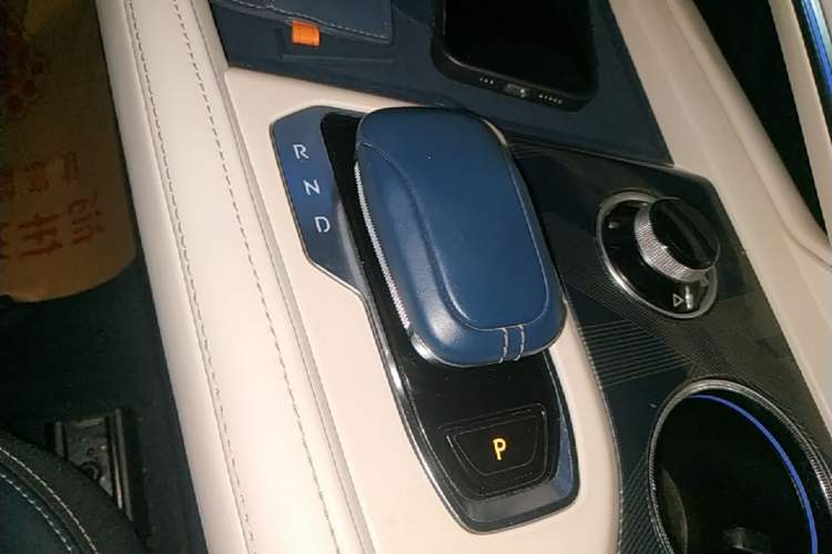 Used Zeekr 001 2023 WE Edition 86 kWh Gear Lever