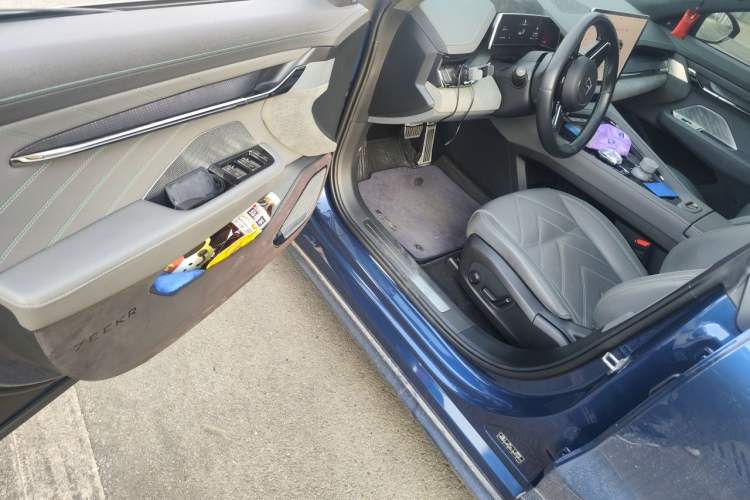Used Zeekr 001 2023 WE Edition 100 kWh Interior 3
