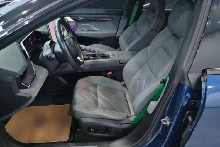 Used Zeekr 001 2023 WE Edition 100 kWh Left Front Seat