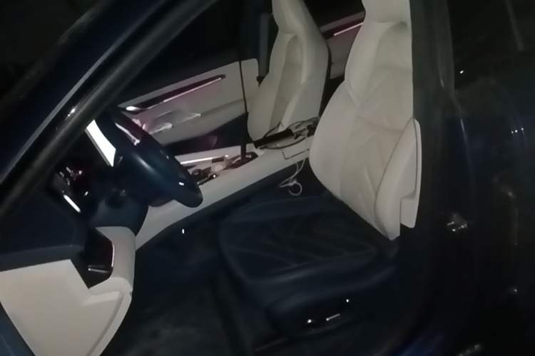 Used Zeekr 001 2023 WE Edition 86 kWh Left Front Seat