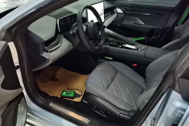 Used Zeekr 001 2023 ME Edition 100 kWh Left Front Seat