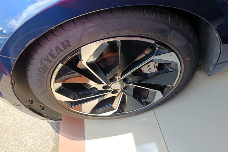 Used Zeekr 001 2023 ME Edition 100 kWh Left Front Wheel Hub