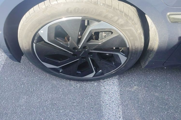 Used Zeekr 001 2023 WE Edition 100 kWh Left Front Wheel Hub
