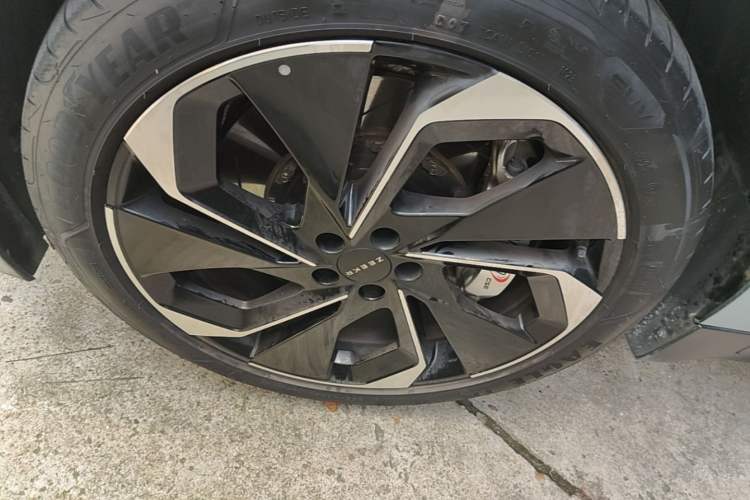 Used Zeekr 001 2023 ME Edition 100 kWh Left Front Wheel Hub