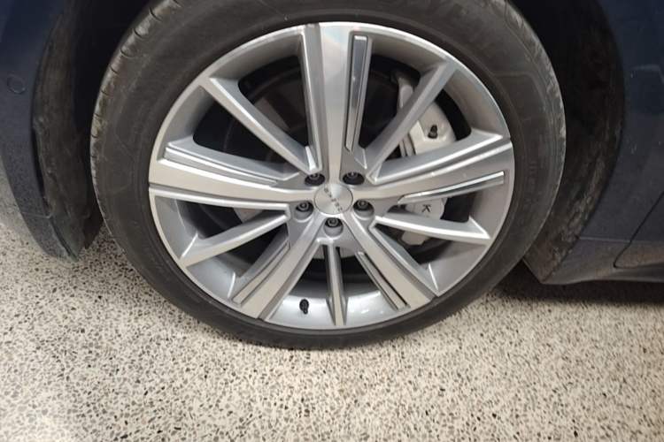 Used Zeekr 001 2023 WE Edition 100 kWh Left Front Wheel Hub
