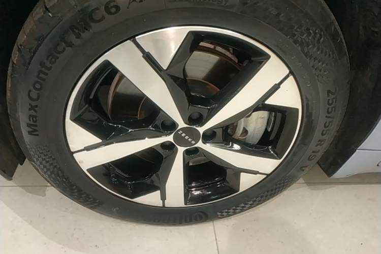 Used Zeekr 001 2023 WE Edition 86 kWh Left Front Wheel Hub