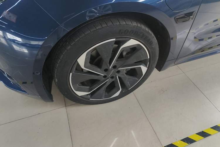 Used Zeekr 001 2023 WE Edition 86 kWh Left Front Wheel Hub
