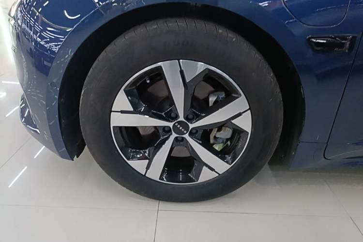 Used Zeekr 001 2023 WE Edition 100 kWh Left Front Wheel Hub