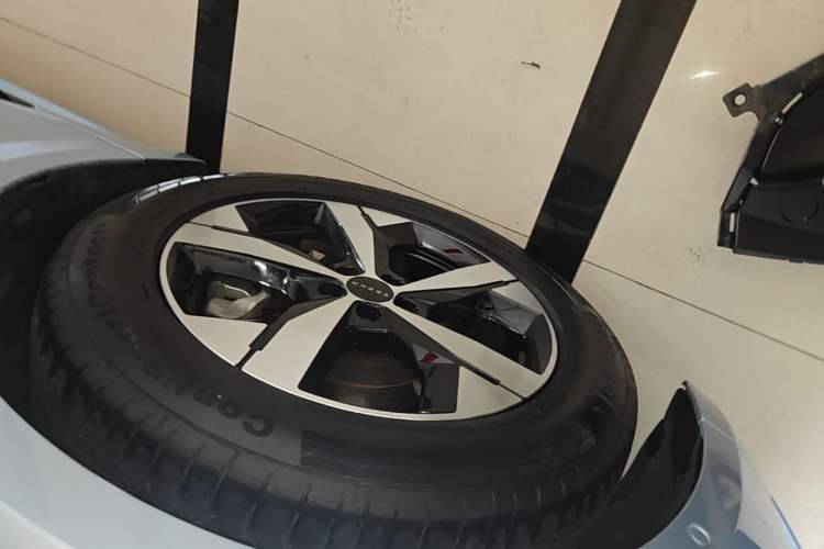 Used Zeekr 001 2023 WE Edition 100 kWh Left Front Wheel Hub