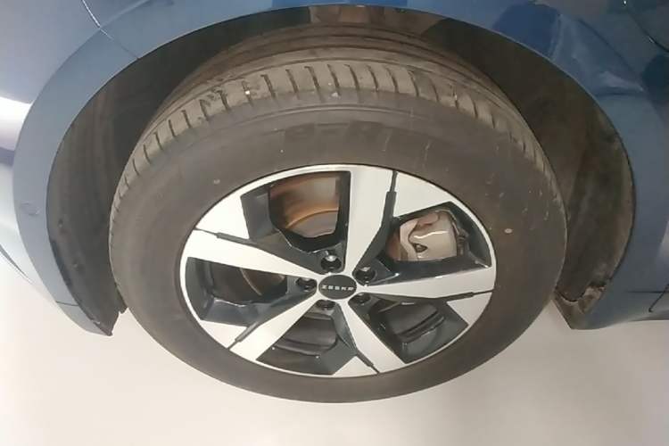 Used Zeekr 001 2023 WE Edition 86 kWh Left Front Wheel Hub