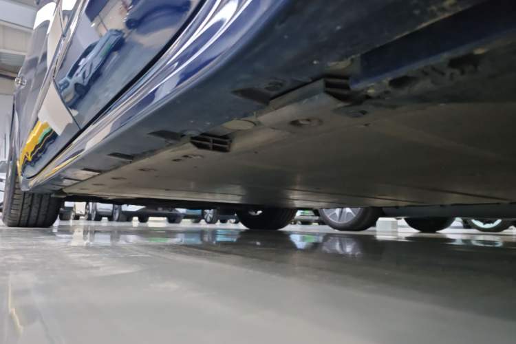 Used Zeekr 001 2023 WE Edition 100 kWh Left Side Sill
