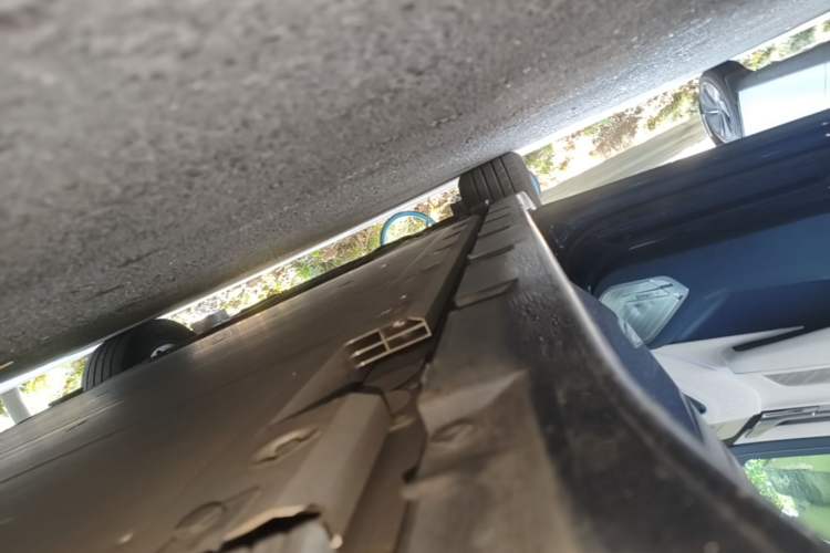 Used Zeekr 001 2023 WE Edition 86 kWh Left Side Sill
