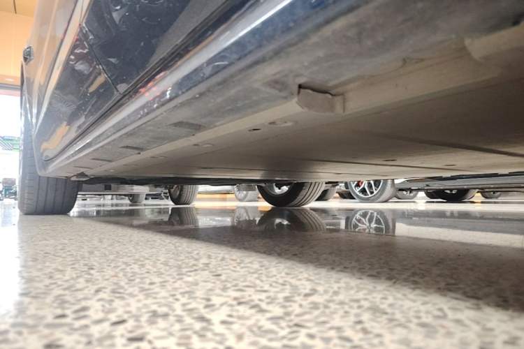 Used Zeekr 001 2023 WE Edition 100 kWh Left Side Sill
