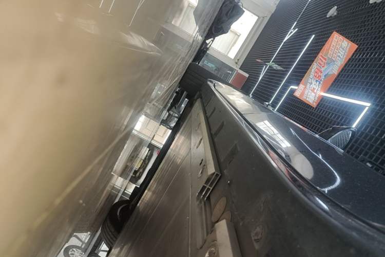 Used Zeekr 001 2023 WE Edition 86 kWh Left Side Sill