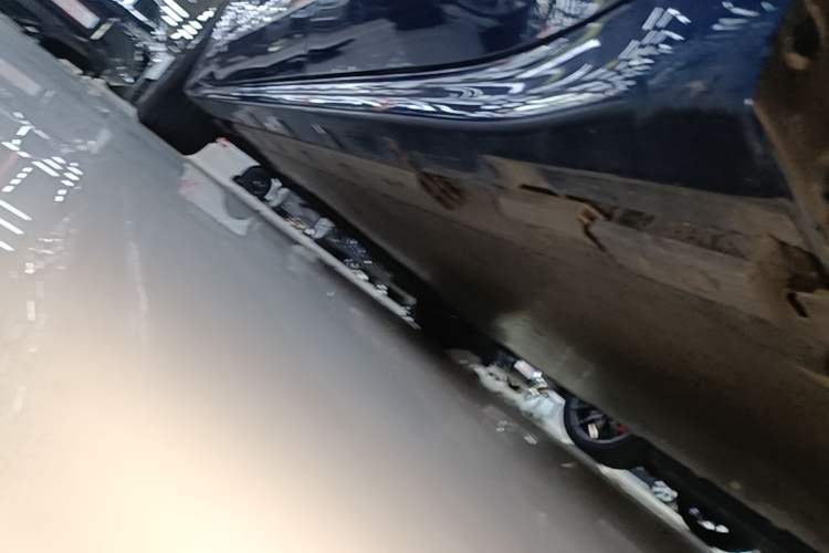 Used Zeekr 001 2023 WE Edition 100 kWh Left Side Sill