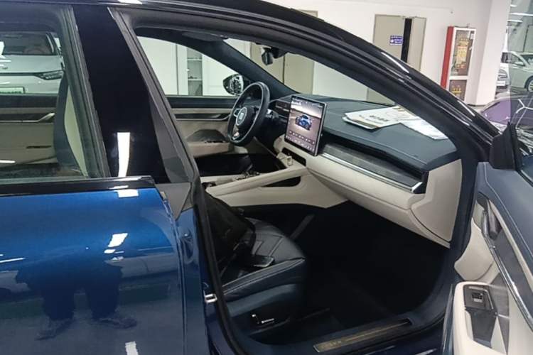 Used Zeekr 001 2023 WE Edition 100 kWh Right Front Seat