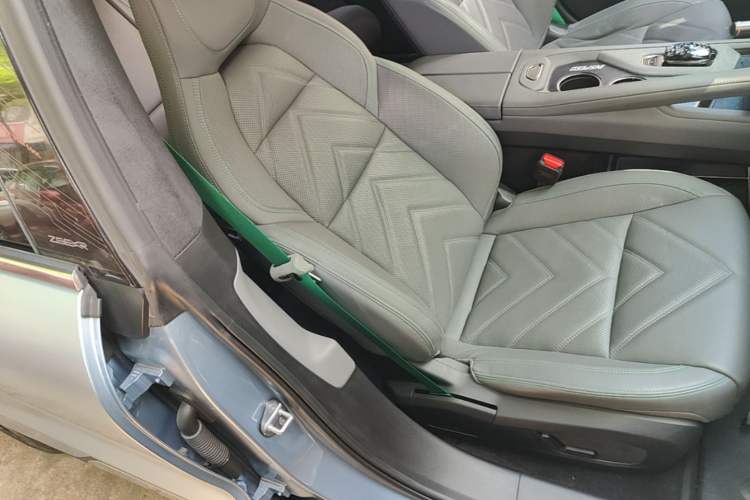 Used Zeekr 001 2023 ME Edition 100 kWh Right Front Seat