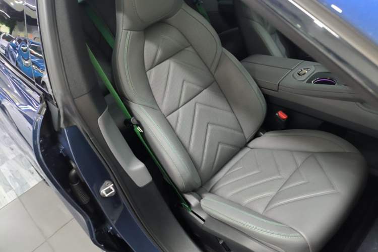 Used Zeekr 001 2023 ME Edition 100 kWh Right Front Seat