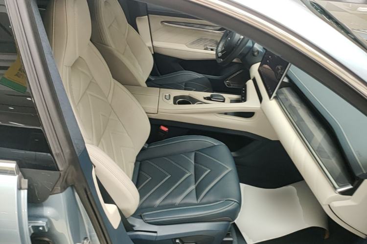 Used Zeekr 001 2023 WE Edition 100 kWh Right Front Seat