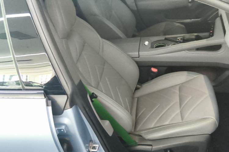 Used Zeekr 001 2023 ME Edition 100 kWh Right Front Seat