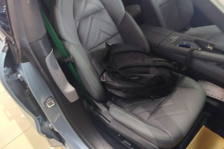 Used Zeekr 001 2023 WE Edition 86 kWh Right Front Seat