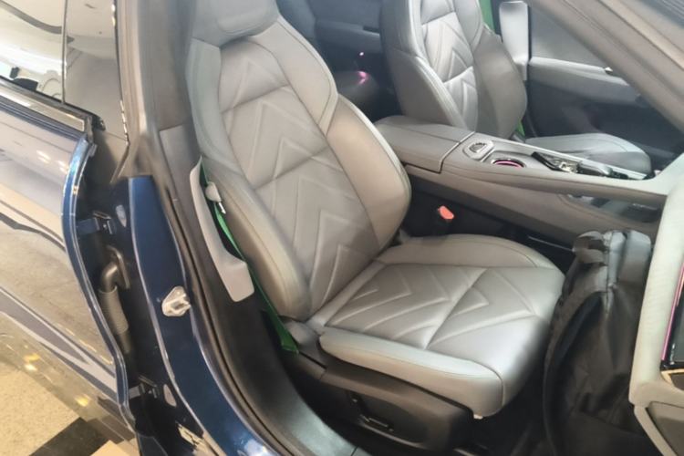 Used Zeekr 001 2023 WE Edition 100 kWh Right Front Seat