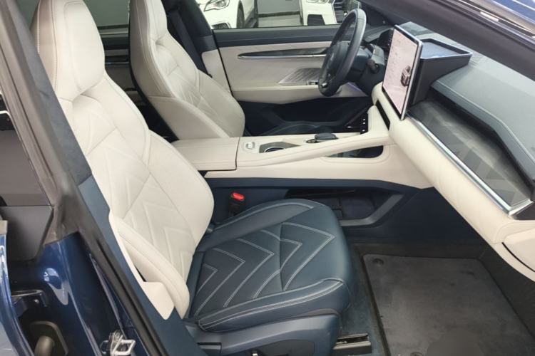 Used Zeekr 001 2023 WE Edition 86 kWh Right Front Seat