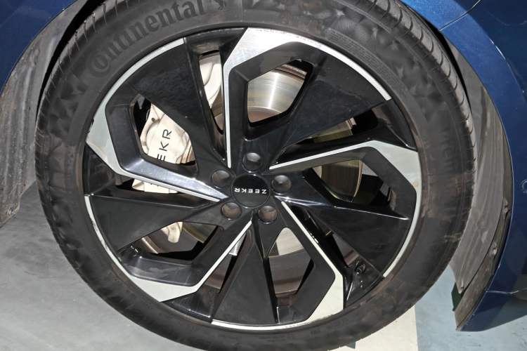 Used Zeekr 001 2023 ME Edition 100 kWh Right Front Wheel Hub