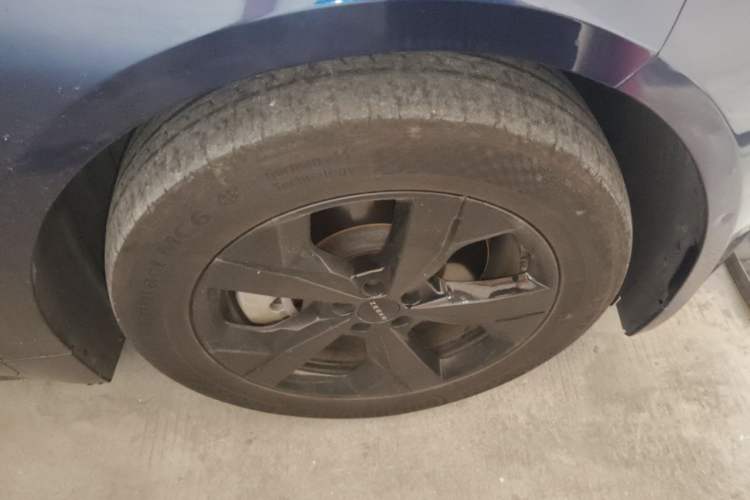 Used Zeekr 001 2023 WE Edition 86 kWh Right Front Wheel Hub