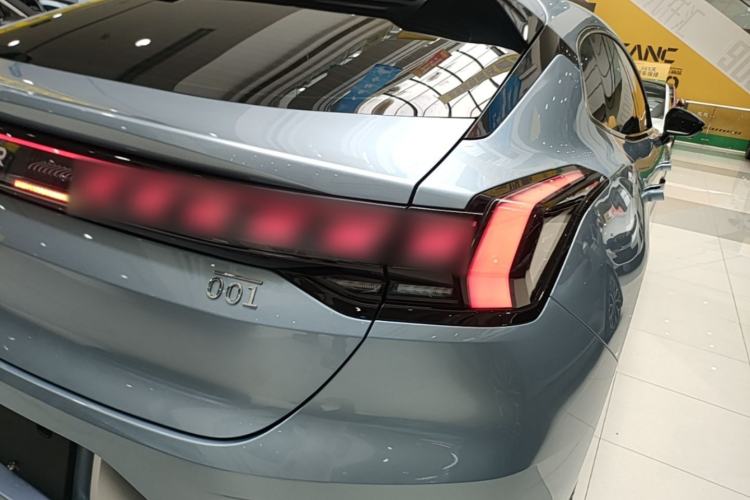 Used Zeekr 001 2023 WE Edition 100 kWh Right Rear Taillight