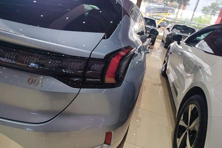 Used Zeekr 001 2023 WE Edition 86 kWh Right Rear Taillight