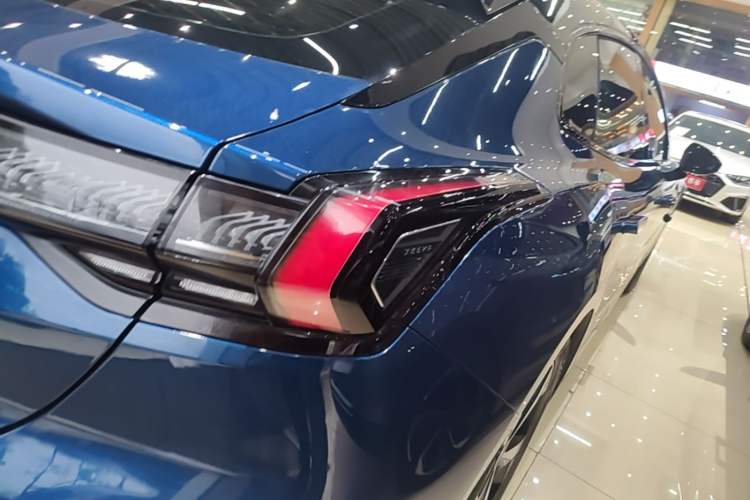 Used Zeekr 001 2023 WE Edition 86 kWh Right Rear Taillight