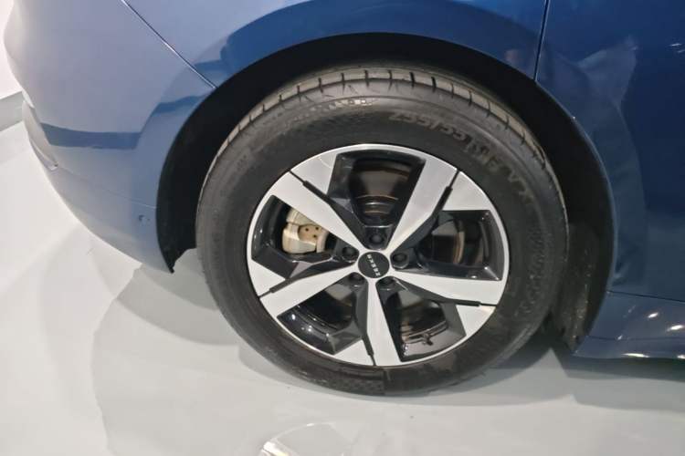 Used Zeekr 001 2023 WE Edition 100 kWh Right Rear Wheel Hub