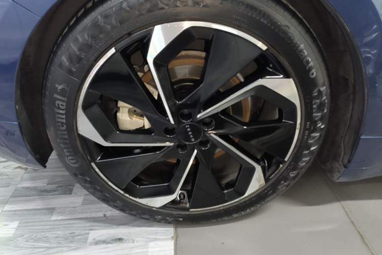 Used Zeekr 001 2023 ME Edition 100 kWh Right Rear Wheel Hub
