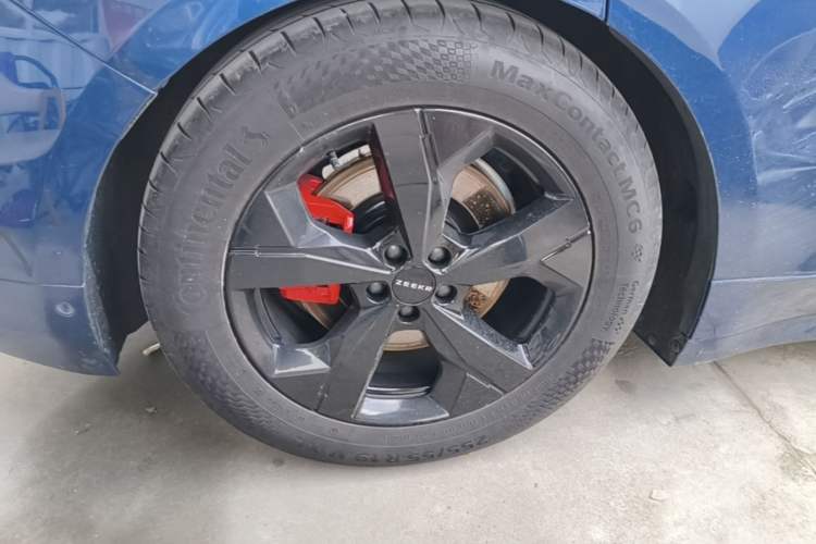 Used Zeekr 001 2023 WE Edition 86 kWh Right Rear Wheel Hub