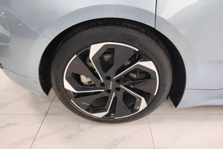 Used Zeekr 001 2023 ME Edition 100 kWh Right Rear Wheel Hub
