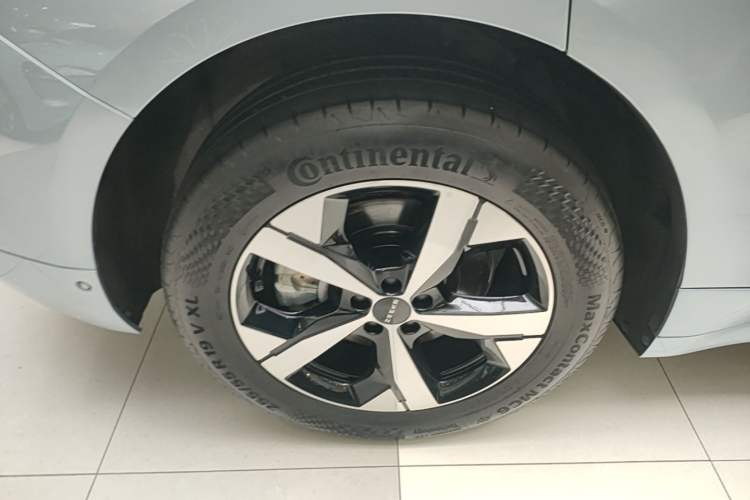 Used Zeekr 001 2023 WE Edition 100 kWh Right Rear Wheel Hub